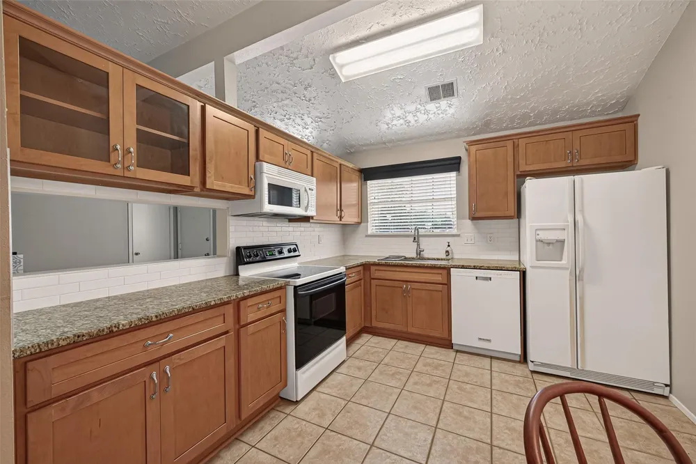 2811 Pheasant Creek Drive Sugar Land, TX 77498