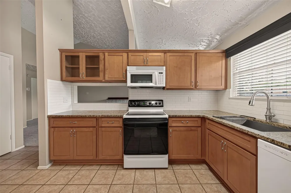 2811 Pheasant Creek Drive Sugar Land, TX 77498