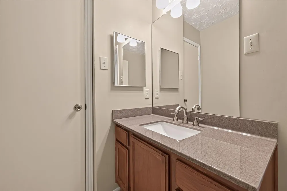 2811 Pheasant Creek Drive Sugar Land, TX 77498