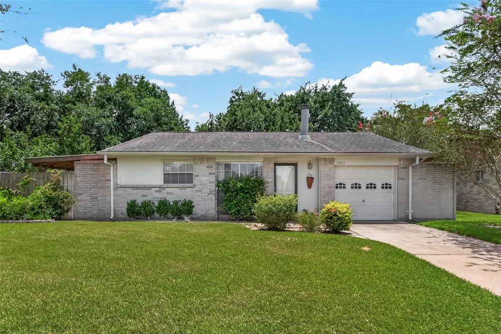 2811 Pheasant Creek Drive Sugar Land, TX 77498
