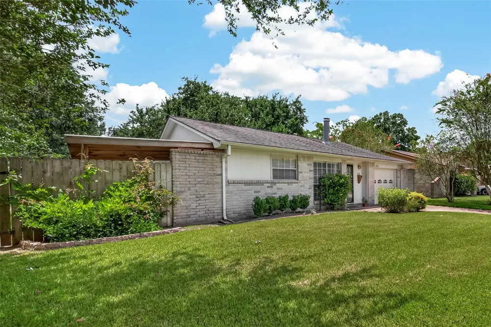 2811 Pheasant Creek Drive Sugar Land, TX 77498