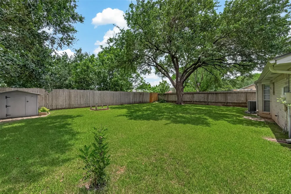 2811 Pheasant Creek Drive Sugar Land, TX 77498