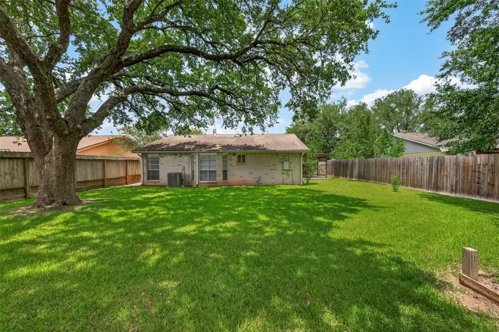 2811 Pheasant Creek Drive Sugar Land, TX 77498