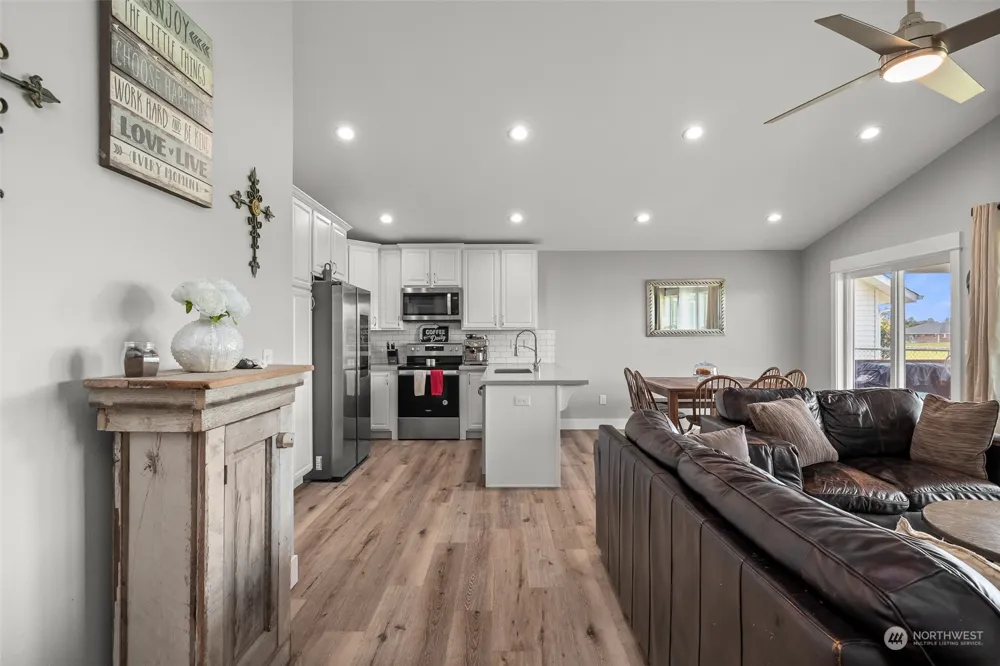 571 Puffin Avenue NE Ocean Shores, WA 98569