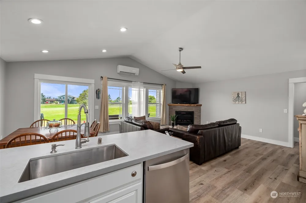 571 Puffin Avenue NE Ocean Shores, WA 98569