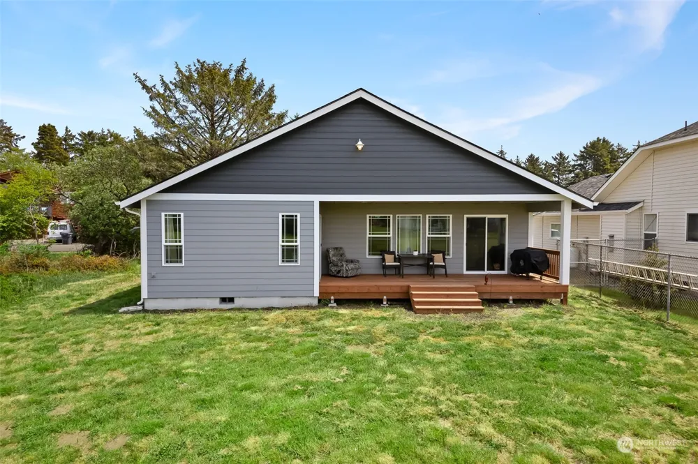 571 Puffin Avenue NE Ocean Shores, WA 98569