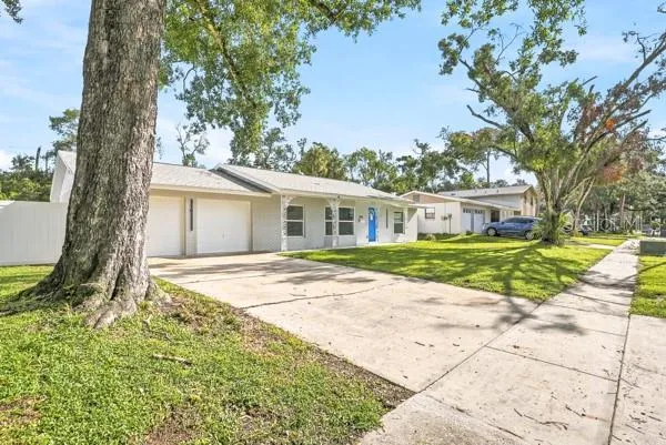 8011 FOUNTAIN AVENUE Tampa, FL 33615
