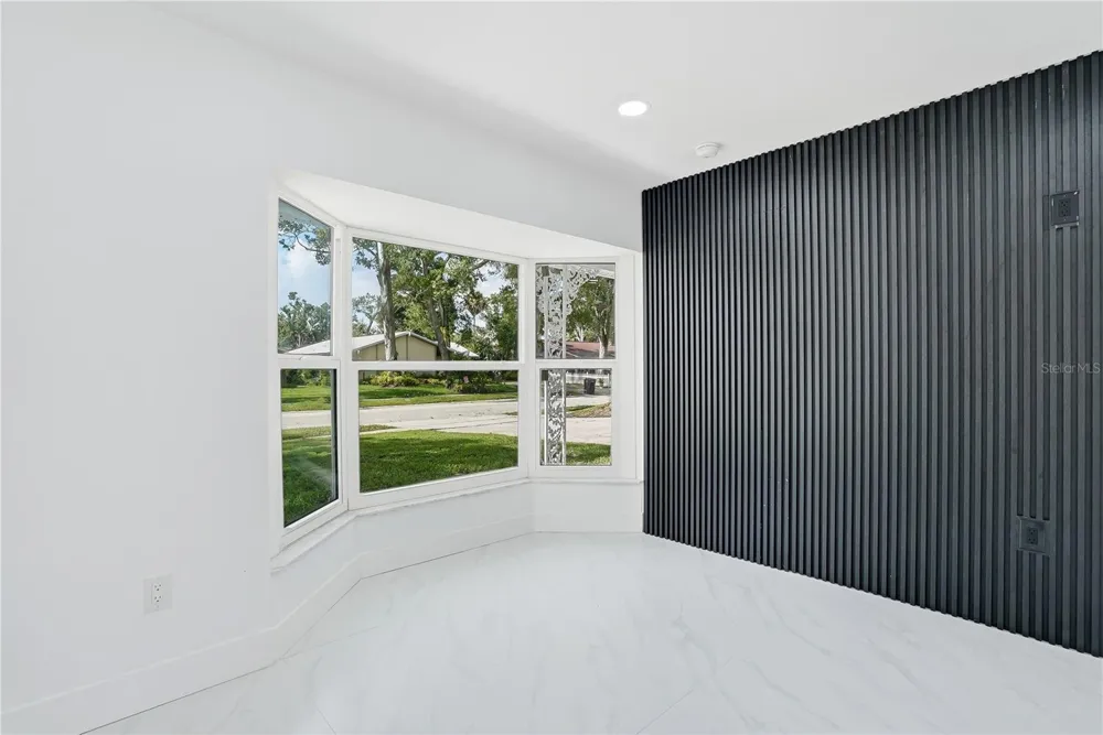 8011 FOUNTAIN AVENUE Tampa, FL 33615
