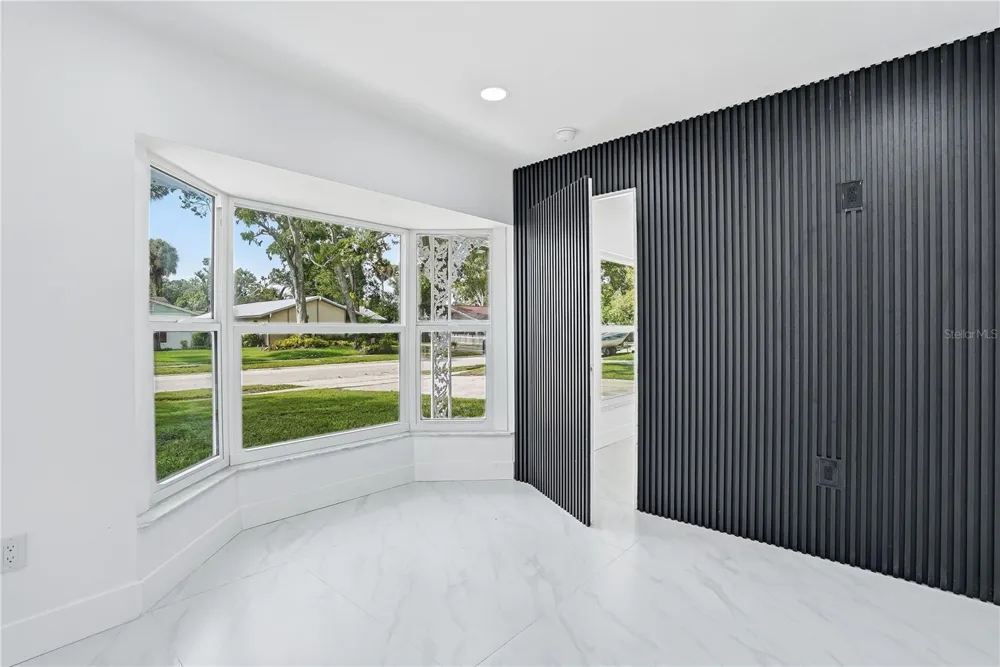 8011 FOUNTAIN AVENUE Tampa, FL 33615