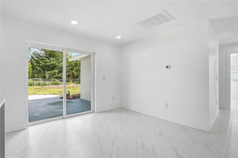 8011 FOUNTAIN AVENUE Tampa, FL 33615