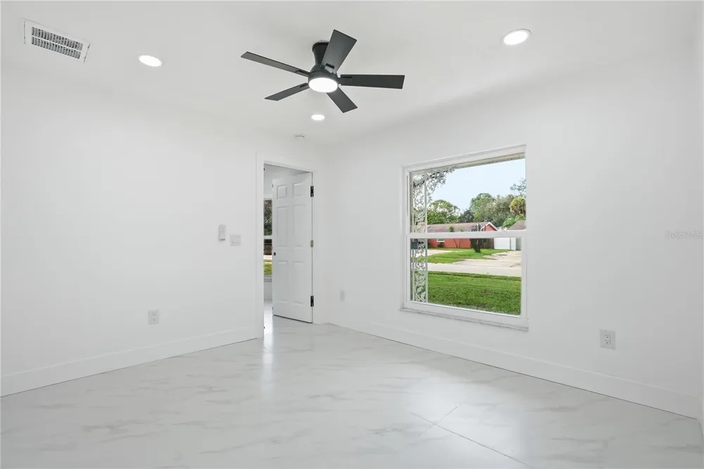 8011 FOUNTAIN AVENUE Tampa, FL 33615