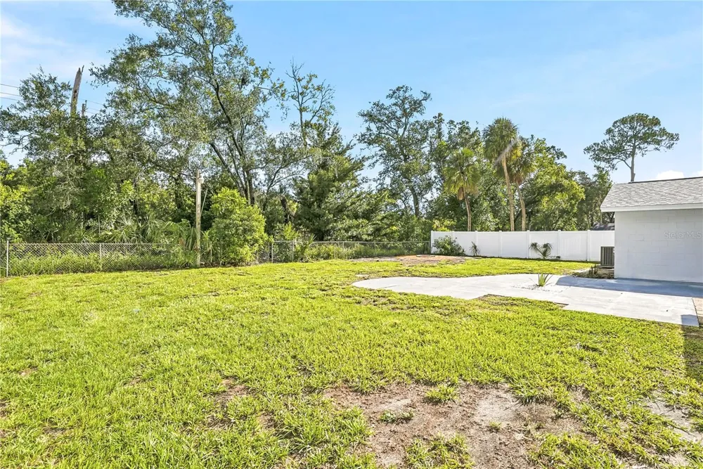 8011 FOUNTAIN AVENUE Tampa, FL 33615