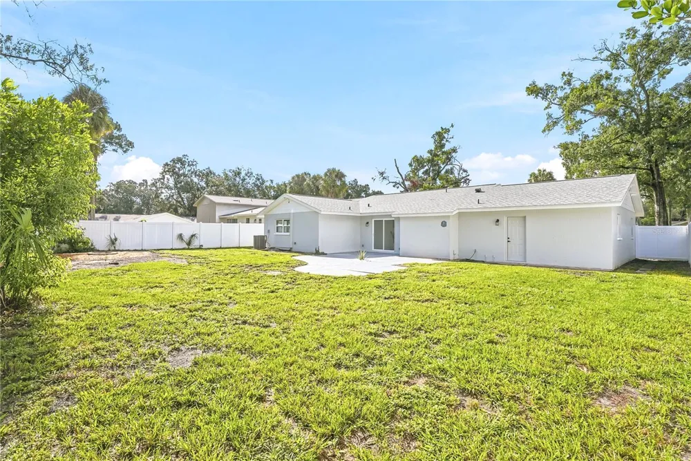 8011 FOUNTAIN AVENUE Tampa, FL 33615