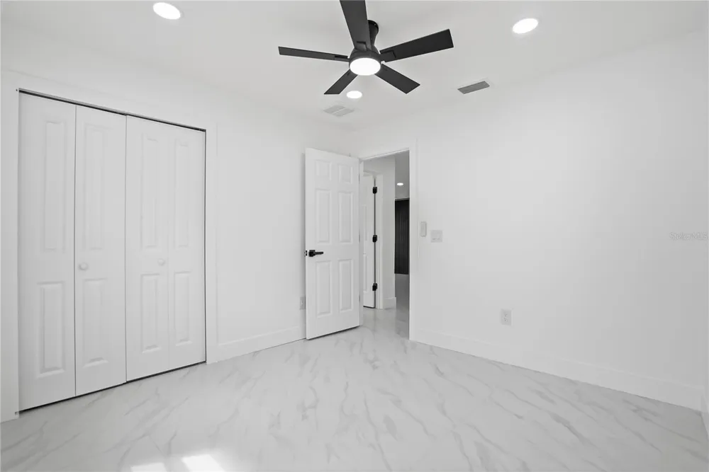 8011 FOUNTAIN AVENUE Tampa, FL 33615