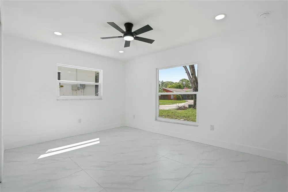 8011 FOUNTAIN AVENUE Tampa, FL 33615