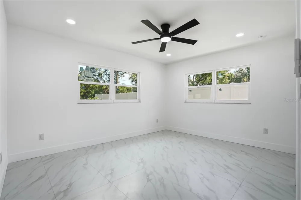 8011 FOUNTAIN AVENUE Tampa, FL 33615