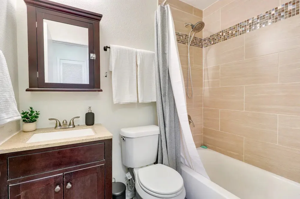2401 Manor rd #129 Austin, TX 78722