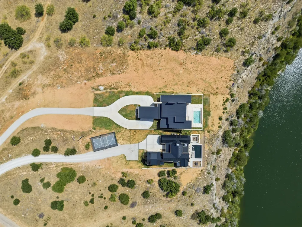 961 E Hells Gate Drive Graford, TX 76449