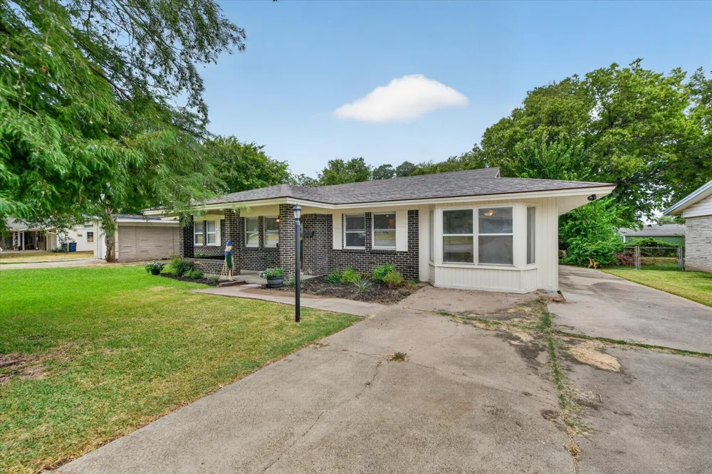 5500 Wheaton Drive Fort Worth, TX 76133