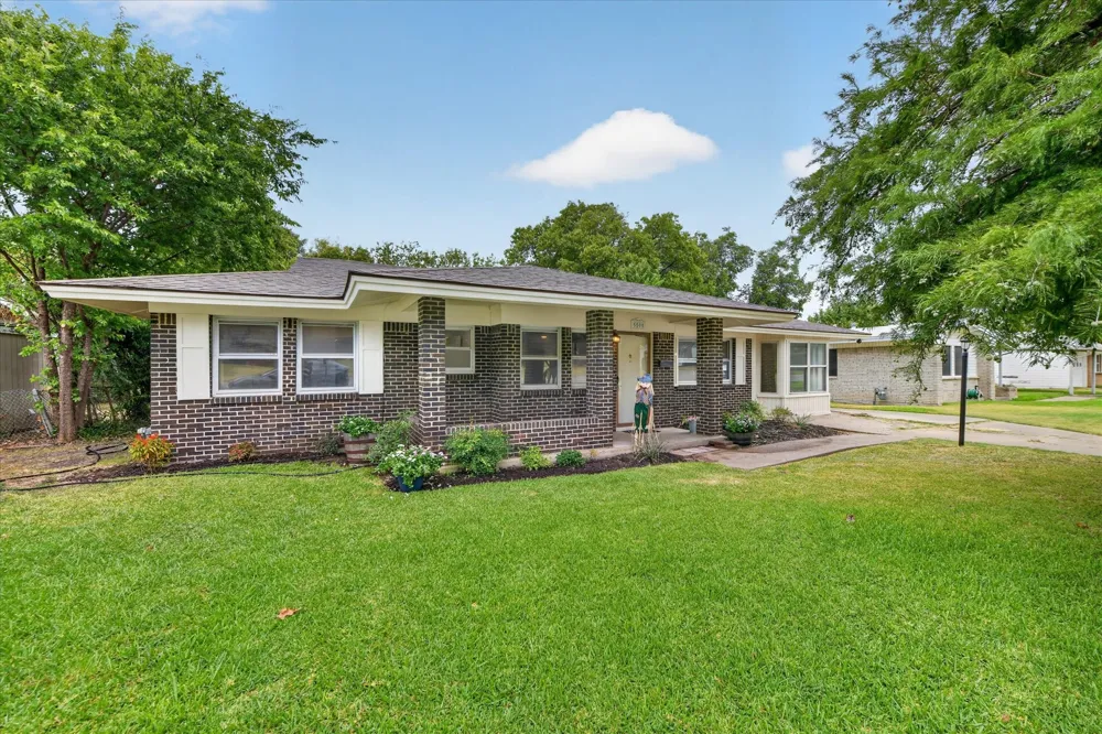 5500 Wheaton Drive Fort Worth, TX 76133