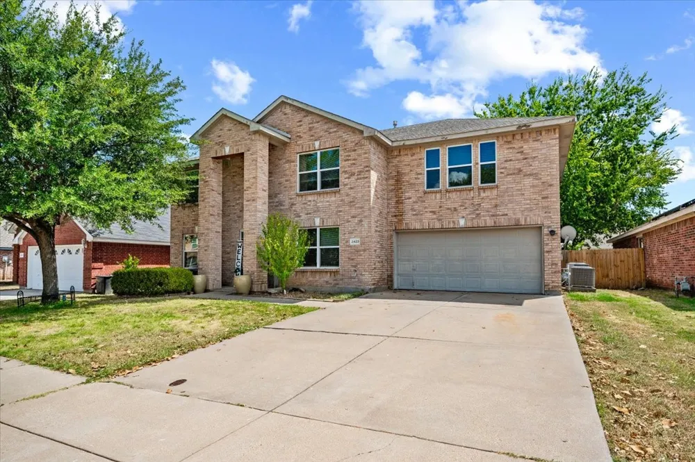 2423 Ranchview Drive Grand Prairie, TX 75052