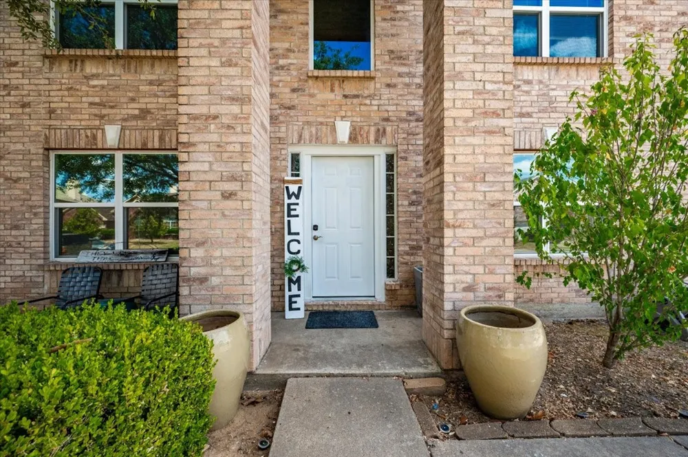 2423 Ranchview Drive Grand Prairie, TX 75052