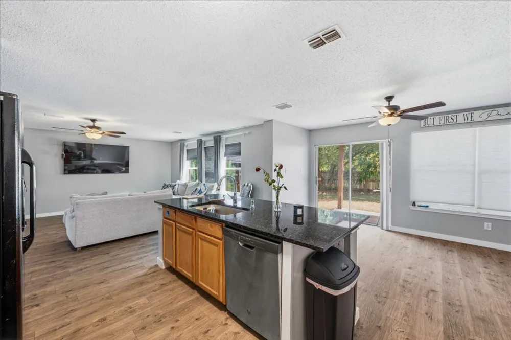 2423 Ranchview Drive Grand Prairie, TX 75052