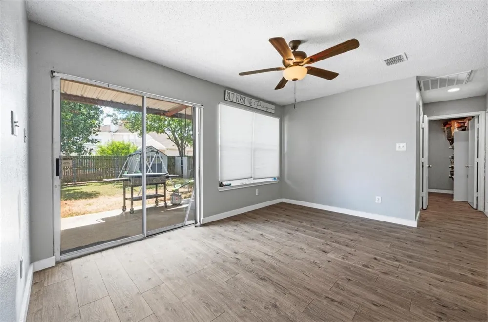 2423 Ranchview Drive Grand Prairie, TX 75052