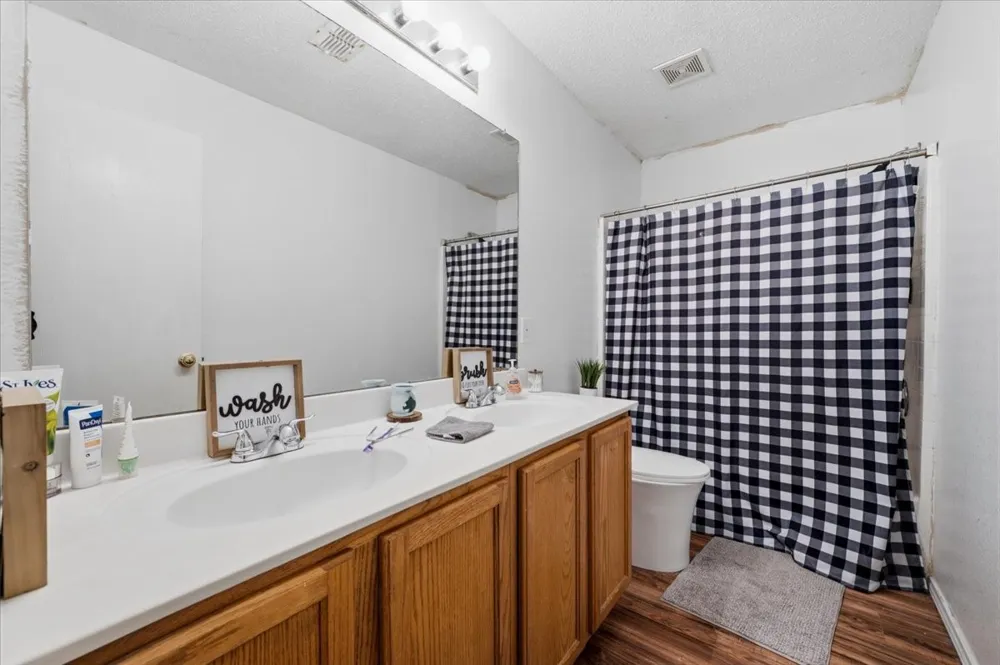 2423 Ranchview Drive Grand Prairie, TX 75052
