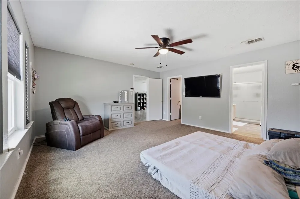2423 Ranchview Drive Grand Prairie, TX 75052