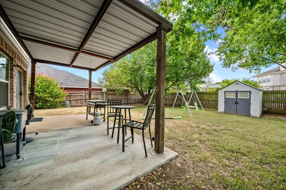 2423 Ranchview Drive Grand Prairie, TX 75052