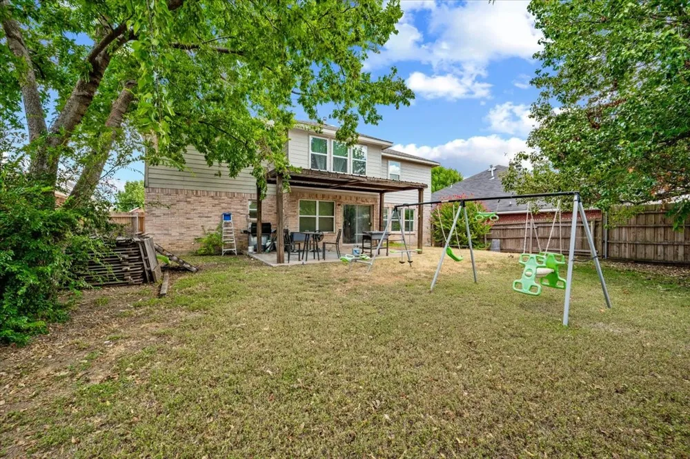 2423 Ranchview Drive Grand Prairie, TX 75052