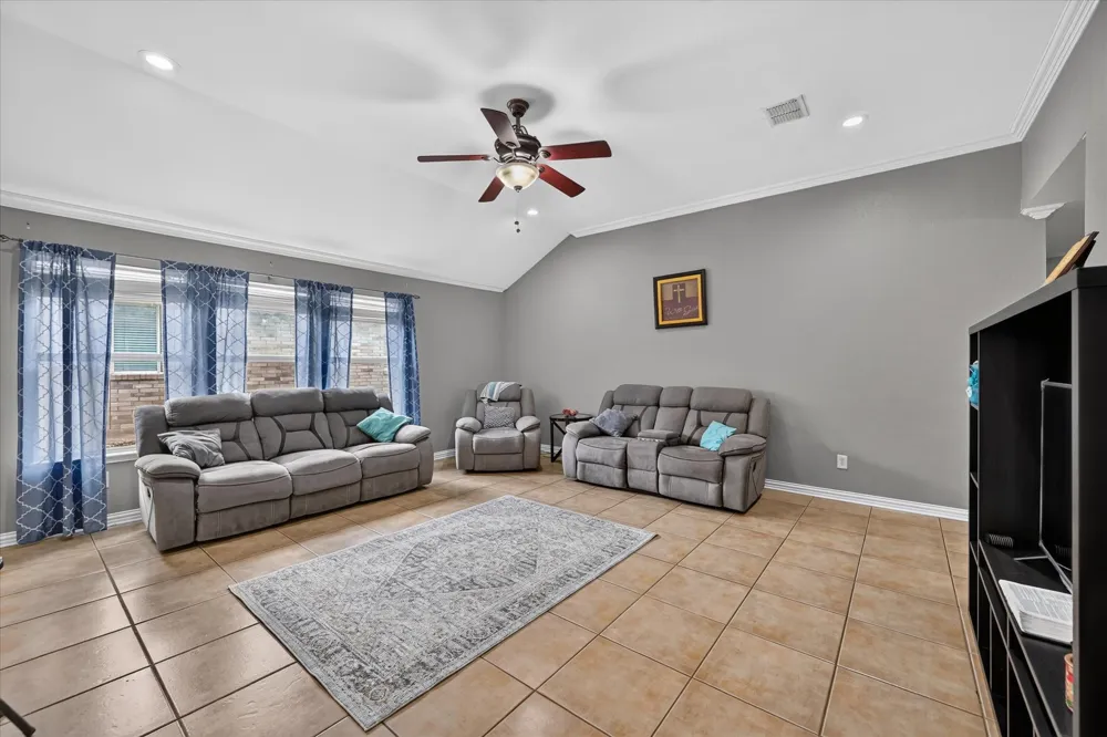 5530 Mandarin Way Dallas, TX 75249