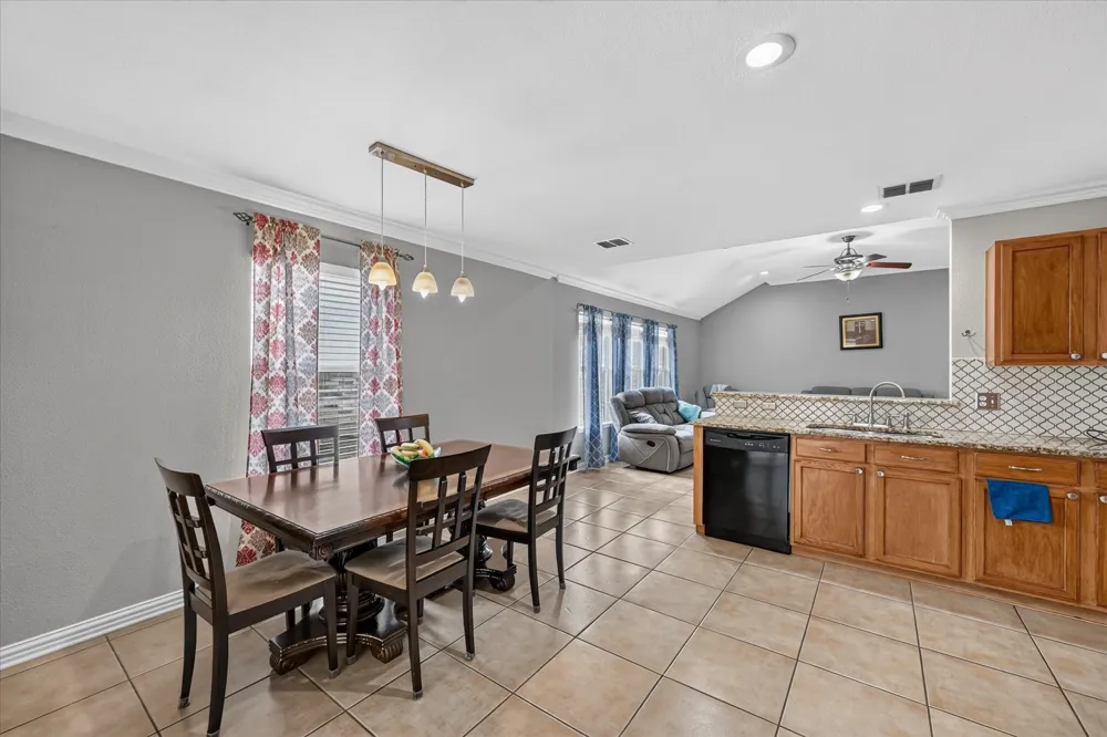 5530 Mandarin Way Dallas, TX 75249