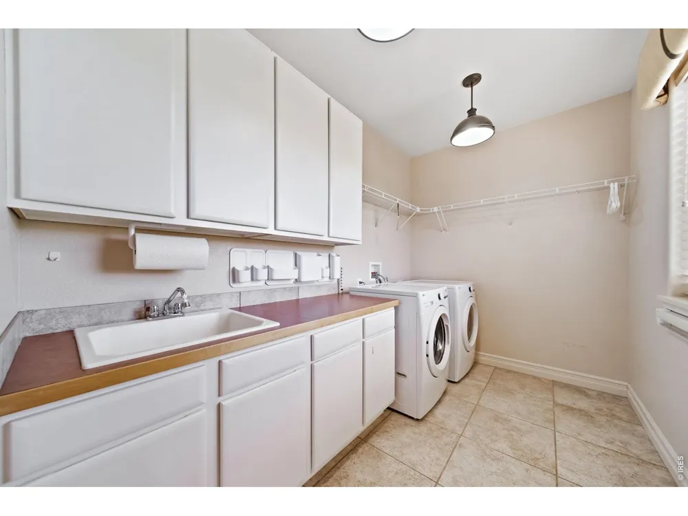 621 1st Avenue Lyons, CO 80540