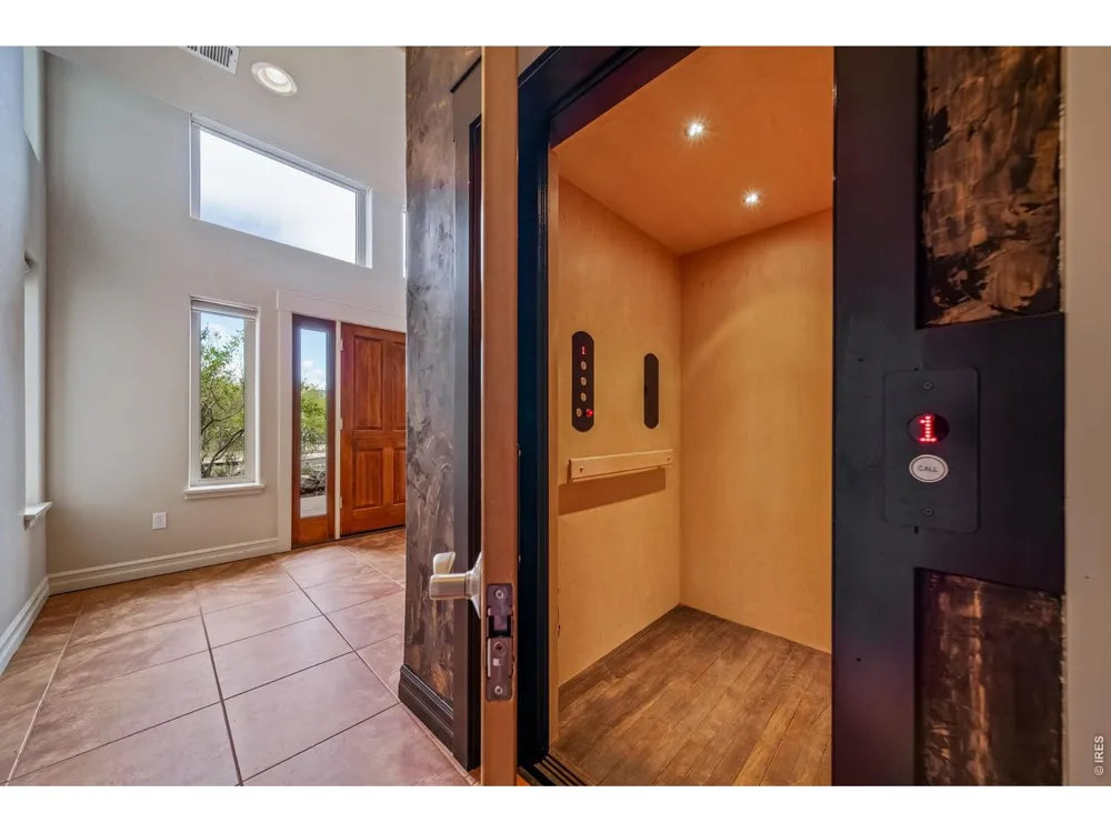 621 1st Avenue Lyons, CO 80540