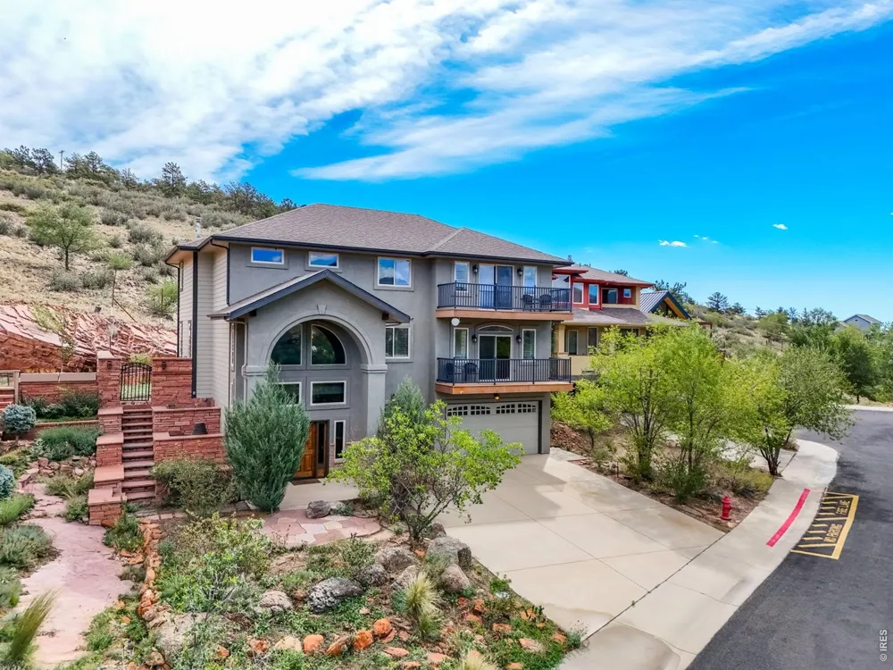 621 1st Avenue Lyons, CO 80540