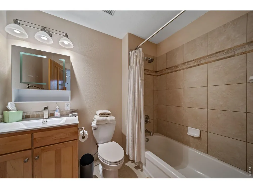 621 1st Avenue Lyons, CO 80540