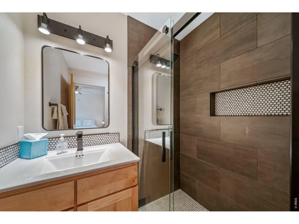 621 1st Avenue Lyons, CO 80540