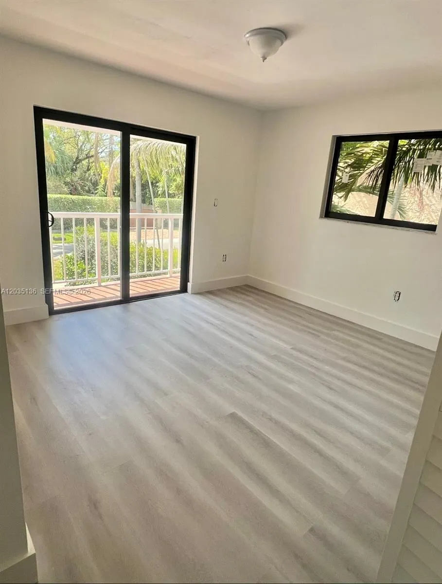 325 MENORES AVE Coral Gables, FL 33134