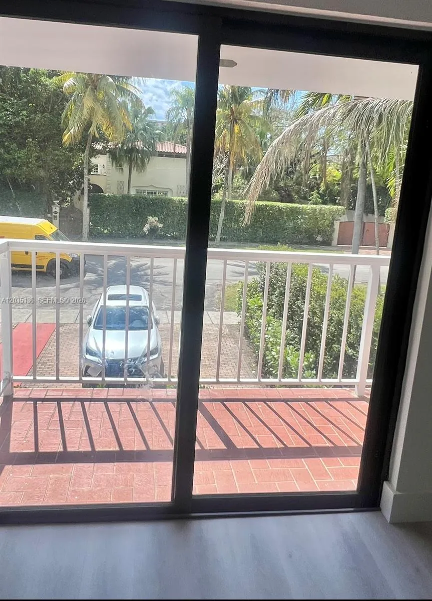 325 MENORES AVE Coral Gables, FL 33134