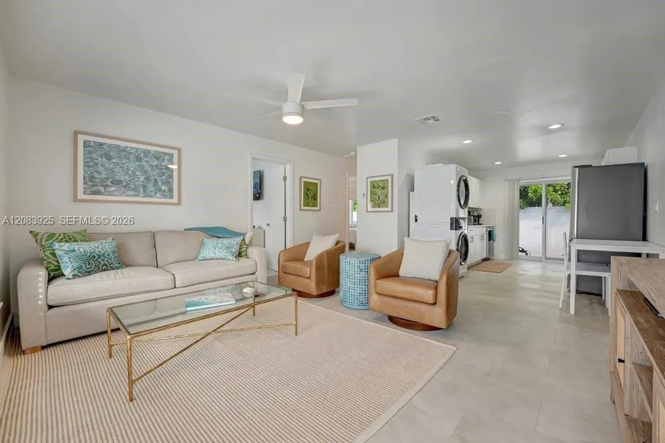 1319 SW 30th St #D Fort Lauderdale, FL 33315
