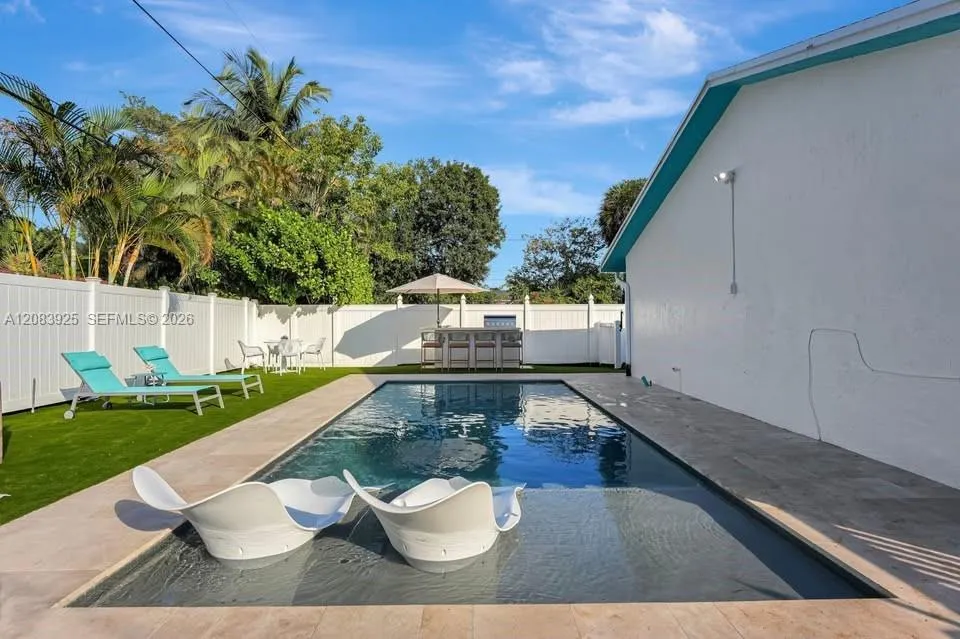 1319 SW 30th St #D Fort Lauderdale, FL 33315