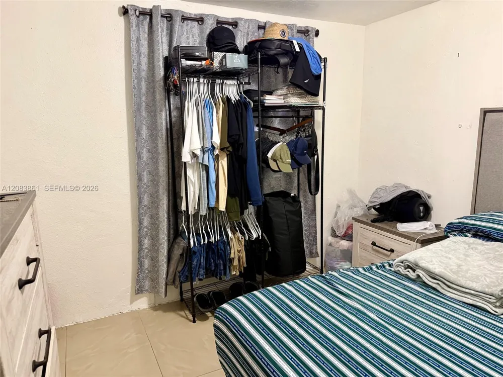 2440 NW 57th St Miami, FL 33142