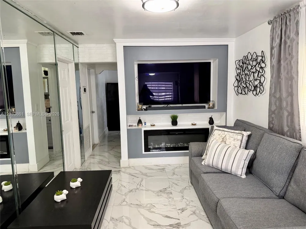 2440 NW 57th St Miami, FL 33142