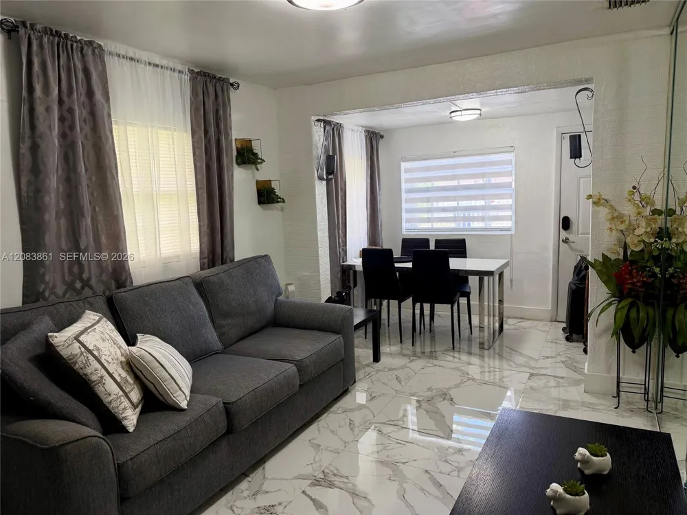 2440 NW 57th St Miami, FL 33142