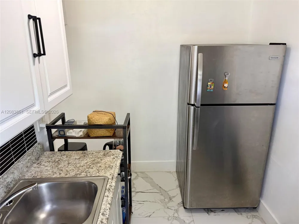 2440 NW 57th St Miami, FL 33142