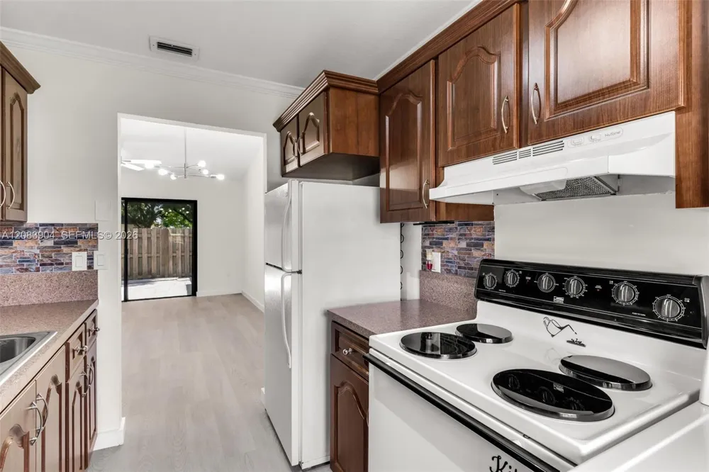 13962 SW 52 LN Miami, FL 33175