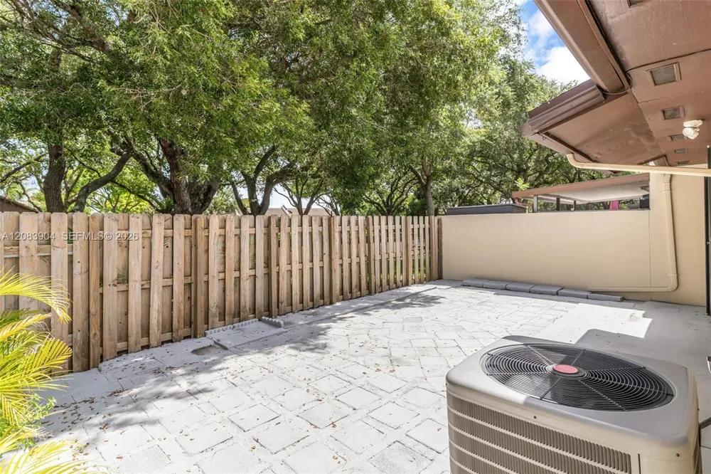 13962 SW 52 LN Miami, FL 33175