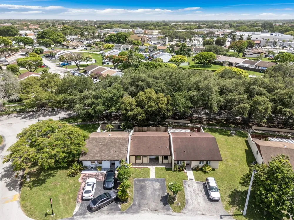 13962 SW 52 LN Miami, FL 33175
